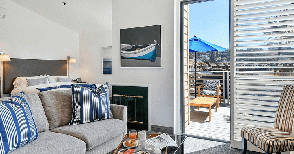 waters-edge-hotel-north-bay-stay-1200x630