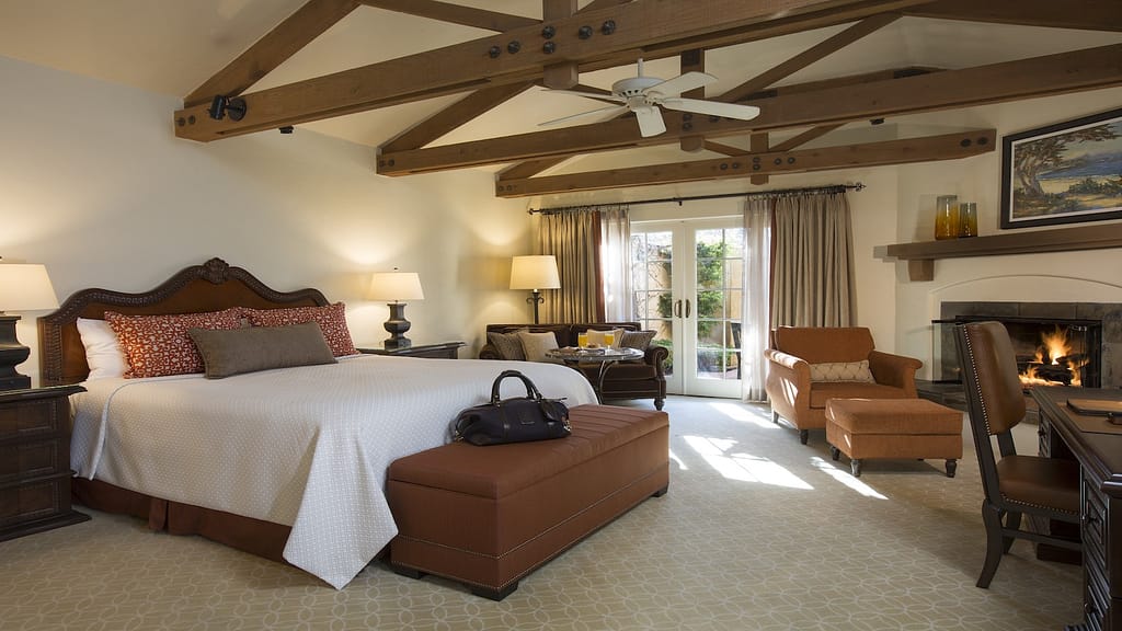Casa Palmero_Guest Room_monterey peninsula luxry_800x450_Credit Noah Webb