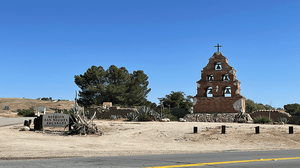 Mission_San_Miguel_Arcángel_central cali missions_800x450_Sarah_Stierch_01