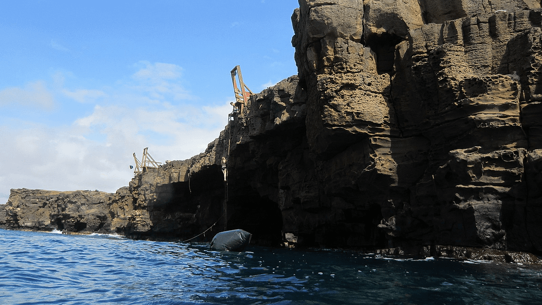best-scuba-diving-big-island-south-point-800x450-eli-duke