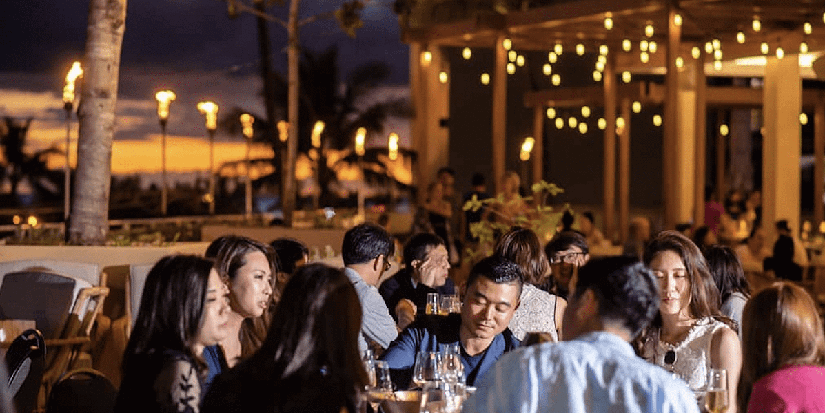 Deck-Waikiki-Oahu-Sunset Dining-Local Getaways-800x400