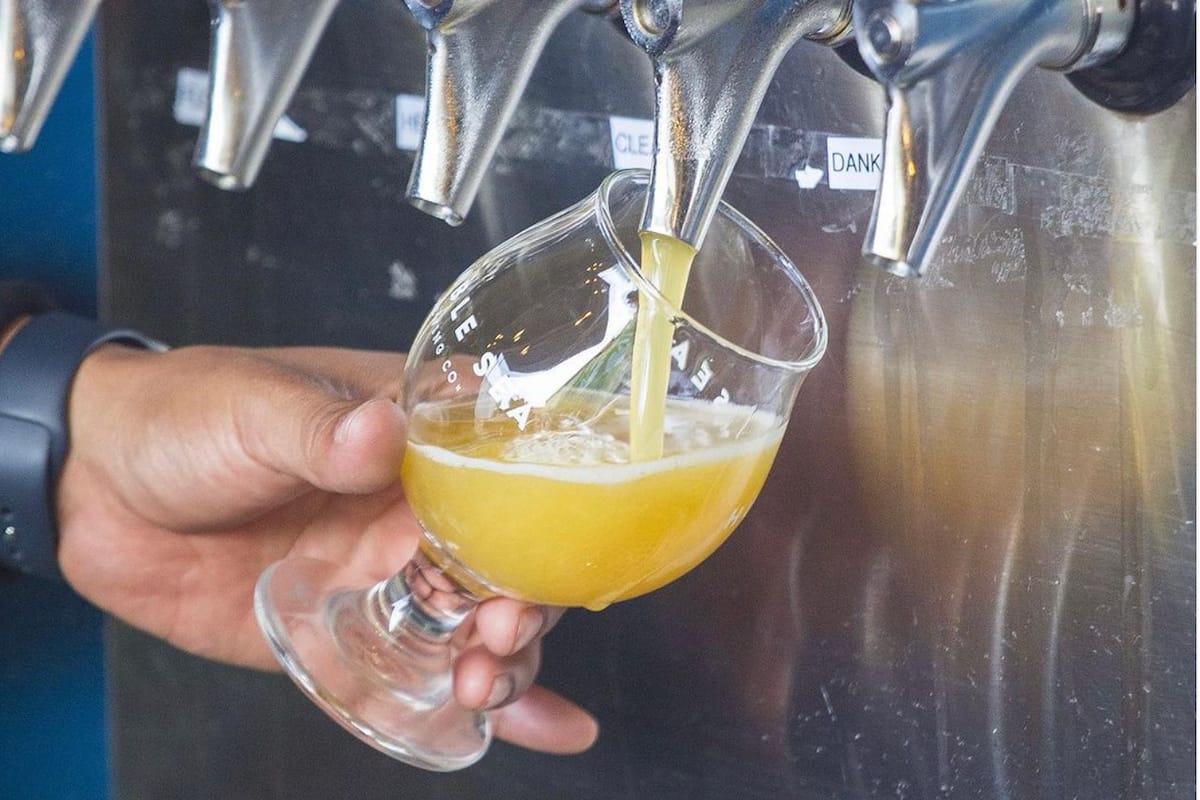 Pacifica_Humble Sea Brewing Co._happy hour_1200x800x@humblesea