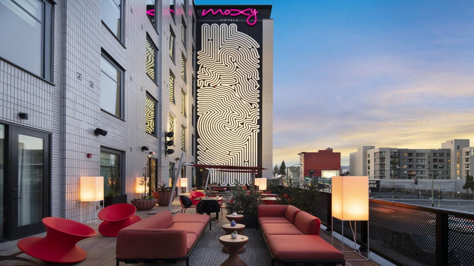 Moxy Oakland Downtown-EastBay-Group-800x450-credit Moxy Oakland Downtown