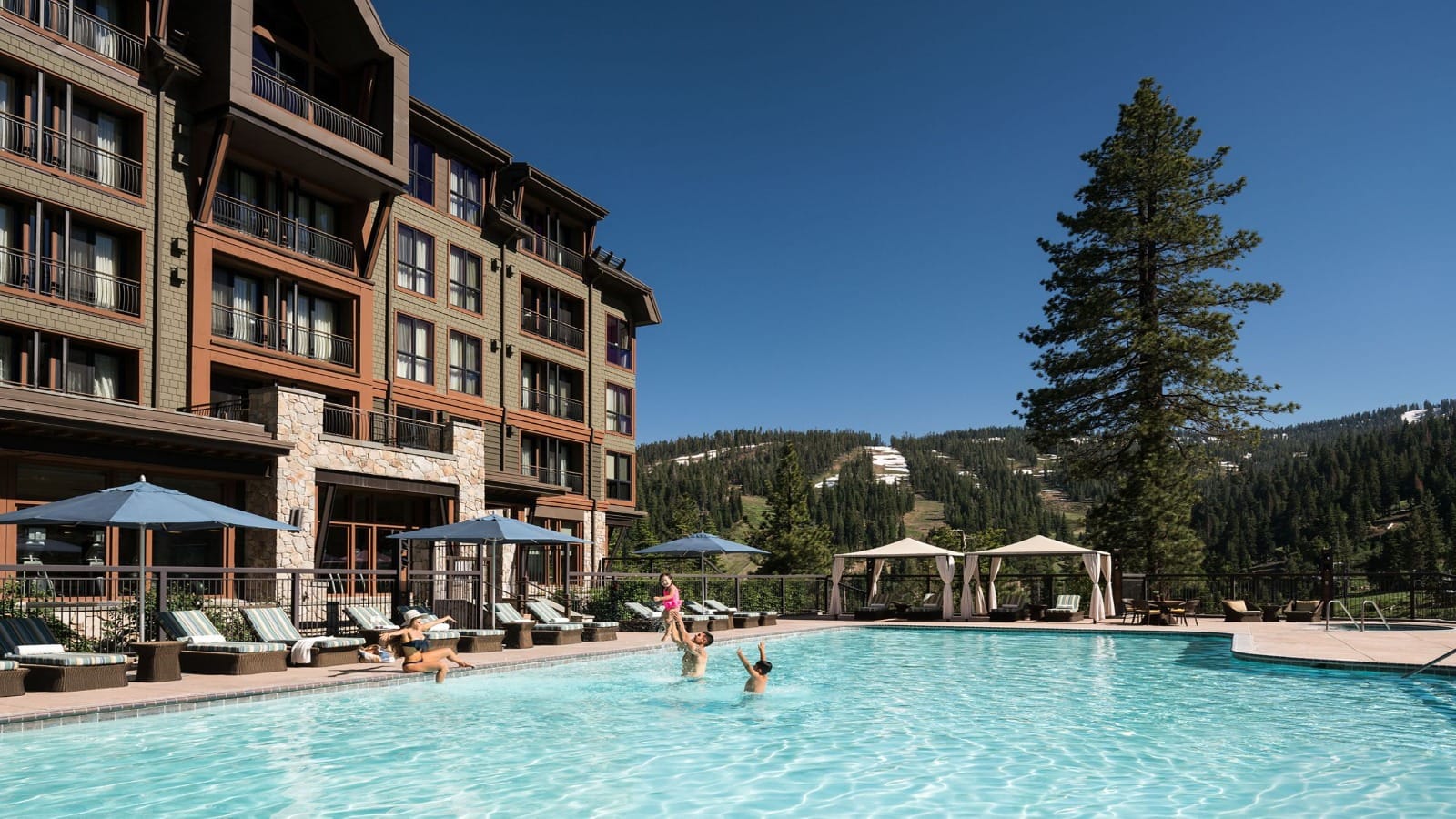 Ritz-Carlton Truckee-Tahoe-Best Hotels-800x450-credit Ritz-Carlton Truckee