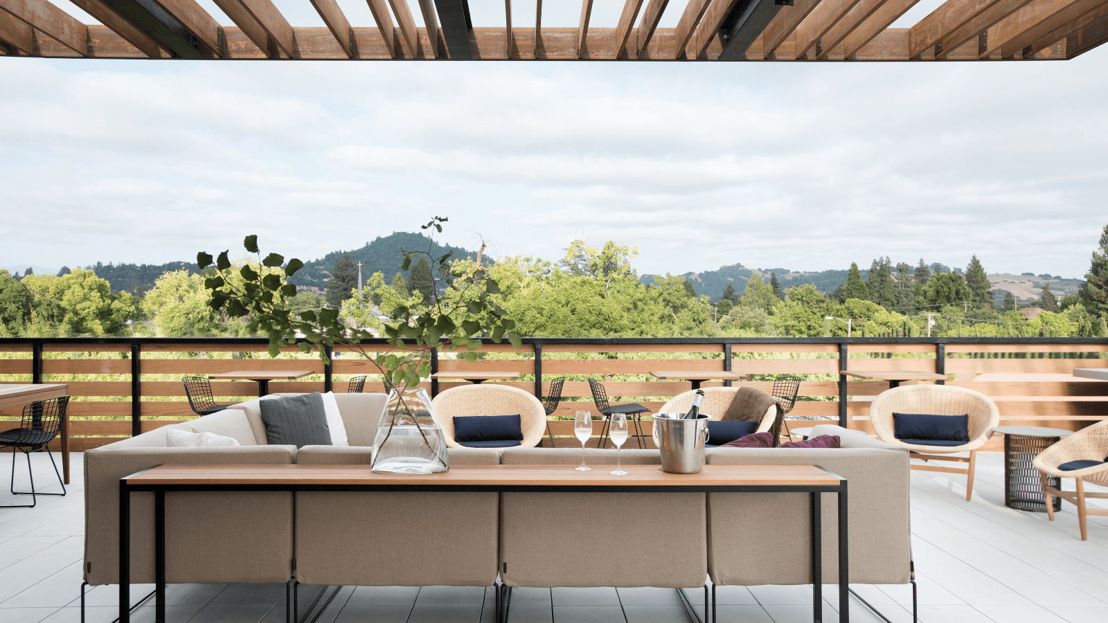 harmon guest house_stay_sonoma_luxury_rooftop_800x450