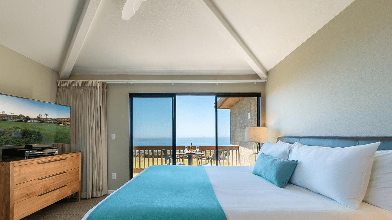 stay_santa cruz_seascape beach resort_room_800x450