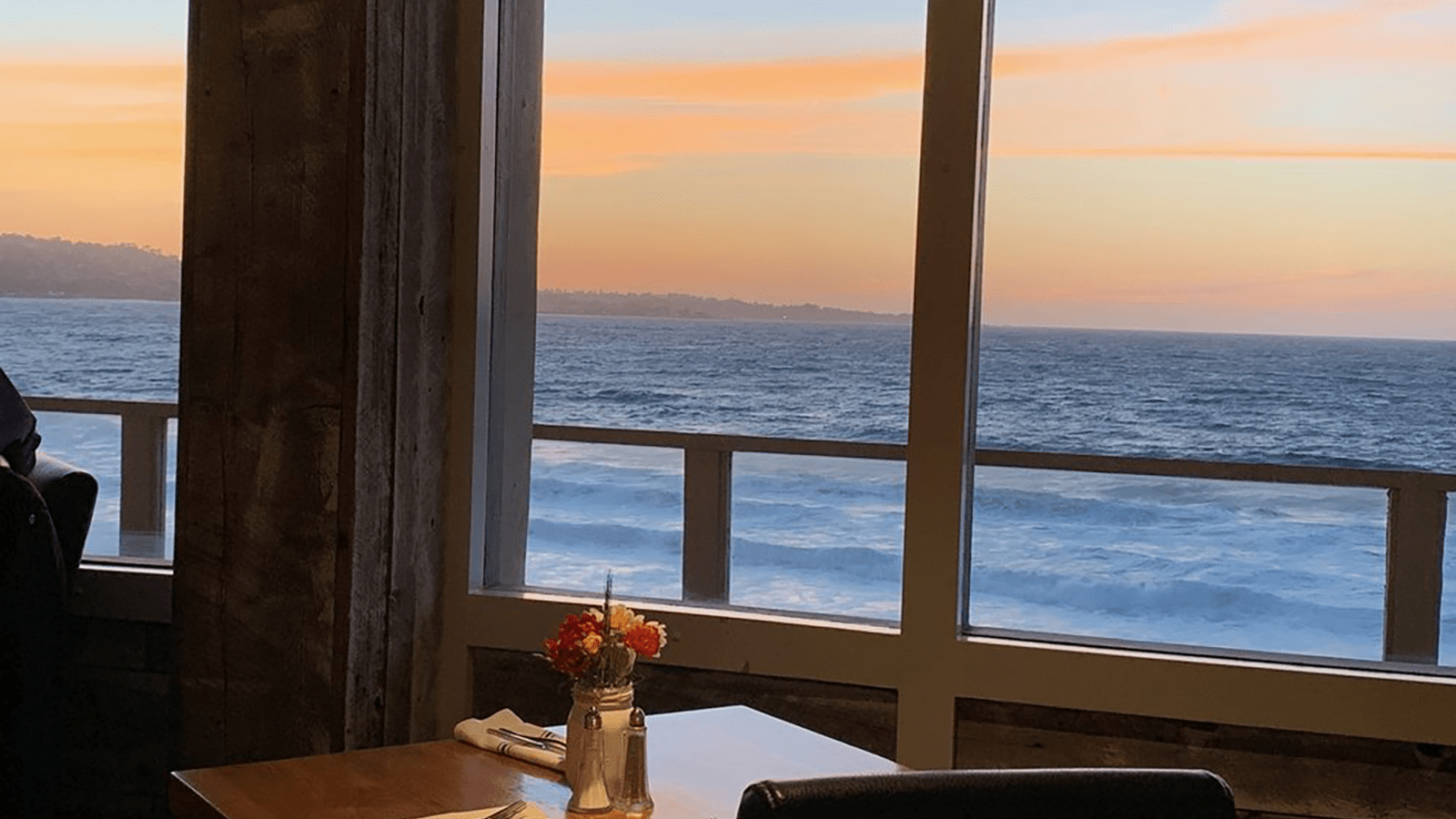 Tides Waterfront Kitchen-Monterey-View Dining-credit Anne L-800x450