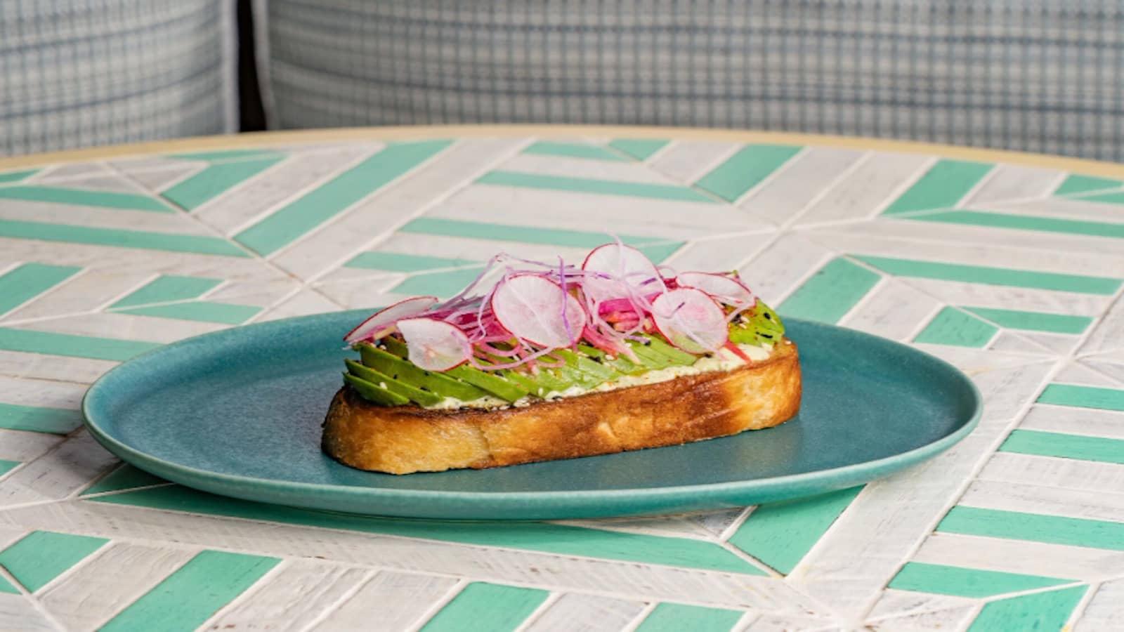 bungalow kitchen_avocado toast_mothers day brunch_800x450