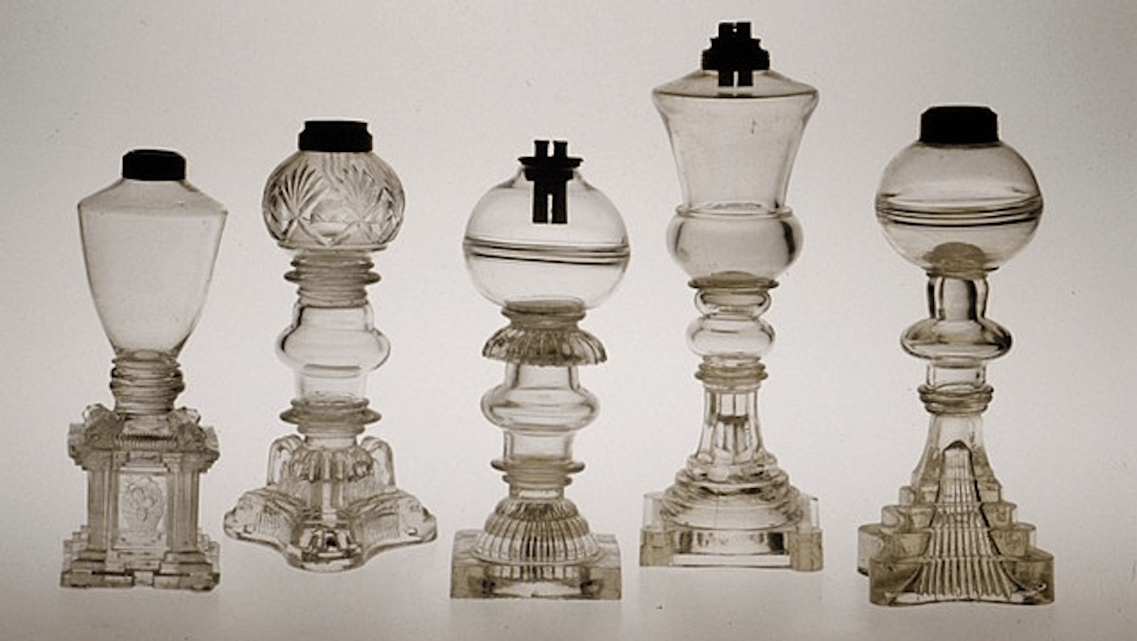 Whale Oil Lamps-Whale Facts-credit WikiCommons-800x450