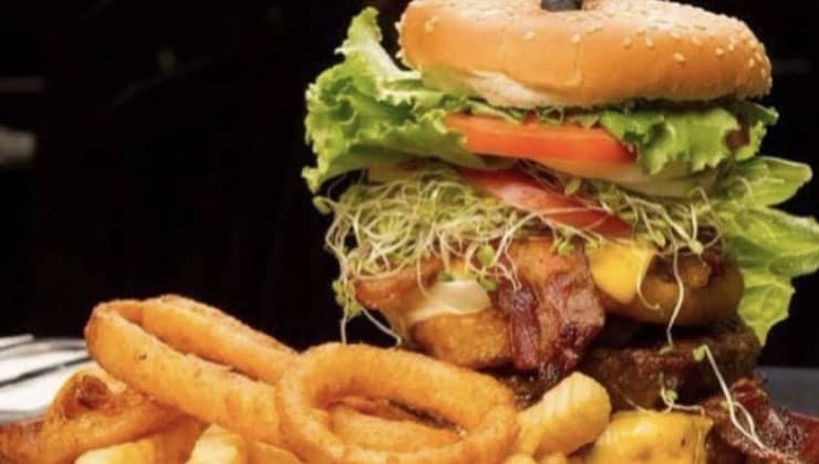Cronies Bar & Grill