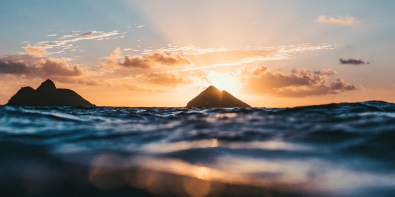 best-scuba-diving-oahu-feature-image-800x400-ryan-pernofski