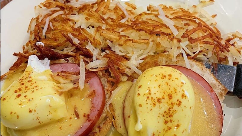 holders-mission-city-south-bay-benedict_800@letsgetfoood