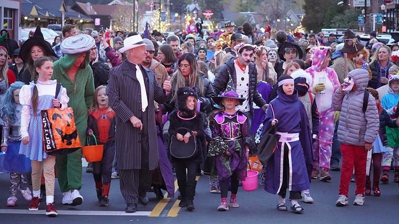 Halloween Parade-Tahoe-Annual Events-October-credit @tdrpd -800x450