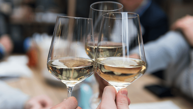 Ventura-Coast-wine-matthieu-joannon-unsplash-800x450
