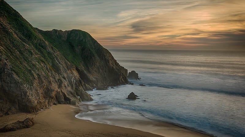 Gray Whale Cove-Do-NorCal-Secret Coastal Spots-credit The Housewrighter Facebook-800x450
