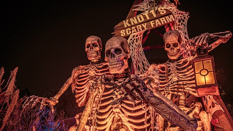 Knotts Scary Farm-Do-SoCal-Halloween Fall Activities-credit @KnottsScaryFarm-800x450