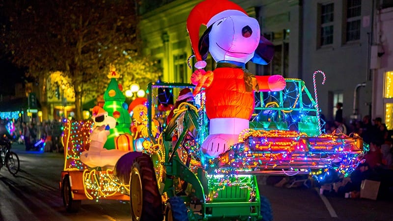 Tractor Parade-Do-Napa-December-Courtesy Visit Calistoga-feature-800x450