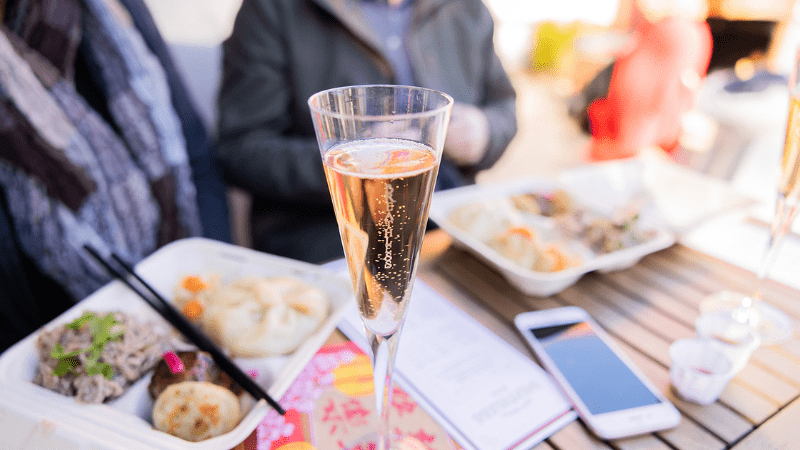New Year's Day Bubbles-Sonoma-Things to Do​-800x450-credit Breathless Wines