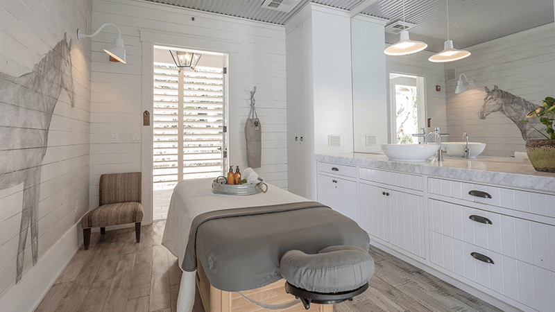 Stay-Sonoma-Spa-Farmhouse-Courtesy Farmhouse Inn -800x450