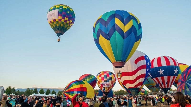 Great Reno Balloon Race-Do-Tahoe-Sept 2022-credit @renoballoon-800x450