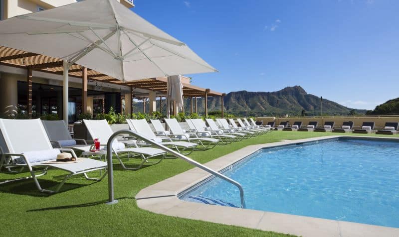 queen kapiolani hotel pool waikiki oahu hawaii