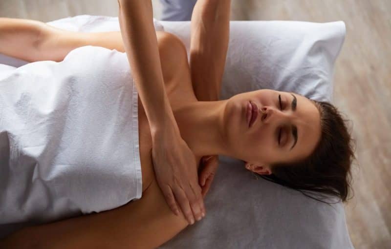 arms-massage-in-spa-salon-e1583974221521.jpg